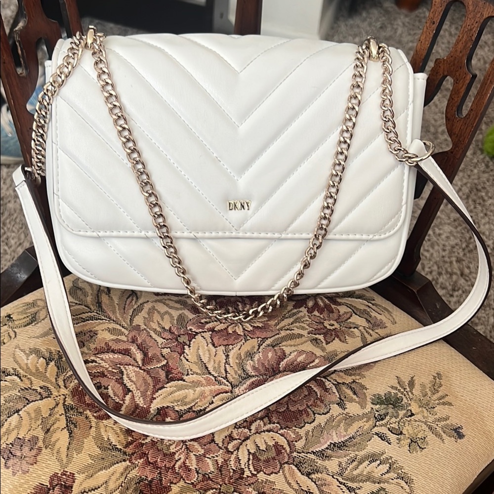 DKNY White Quilted Crossbody Bag with Silver Chain
